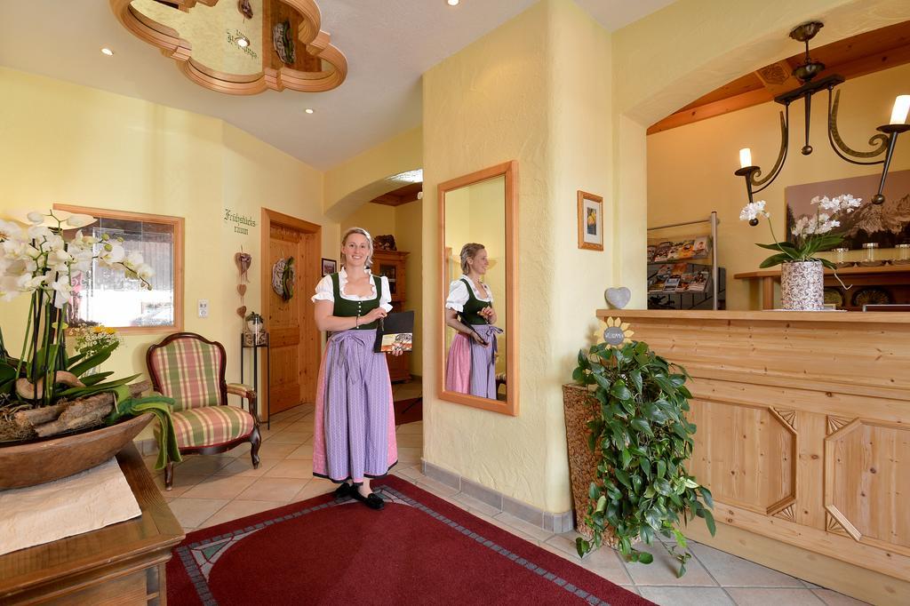 Hotel Theresia Garni Sankt Johann in Tirol Exterior foto