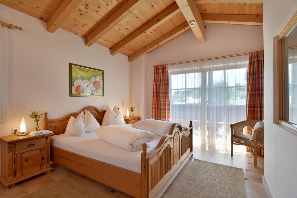Hotel Theresia Garni Sankt Johann in Tirol Habitación foto