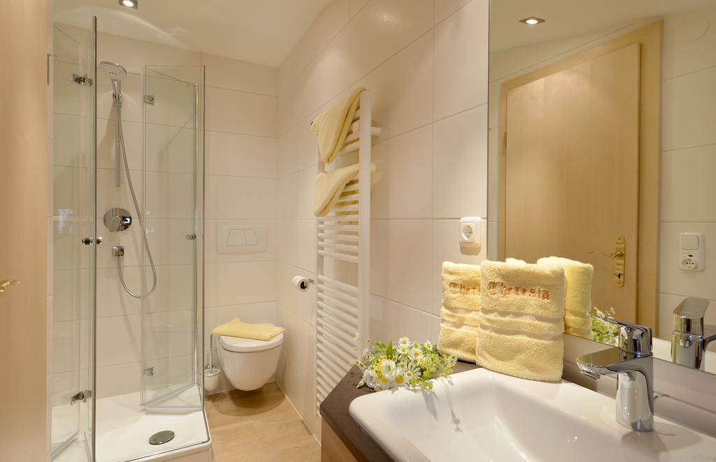 Hotel Theresia Garni Sankt Johann in Tirol Habitación foto